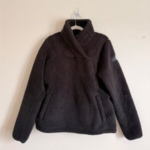 The North Face Women's Black Campshire Women’s Sherpa Fleece Jacket. Size Med